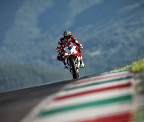 开云体育app-赛道与绿茵的交汇，当F1争冠焦点战遇上尤文乌拉圭帮的崛起