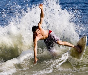 开云平台-欧冠半决赛焦点战，里昂最后时刻绝杀莱比锡红牛，黑马传奇继续