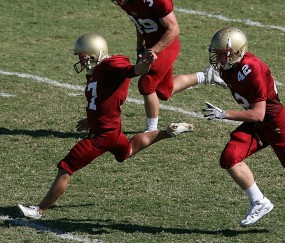 开云体育中国官网-在引擎与球鞋的交响中，寻找唯一的焦点，F1街道赛与篮网爆冷老鹰的同一份答案