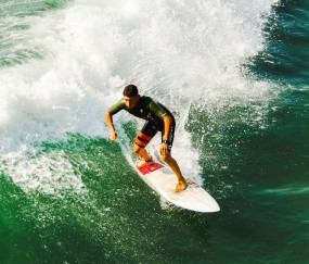 开云APP-武切维奇攻防两端统治全场，广厦队险胜新疆队