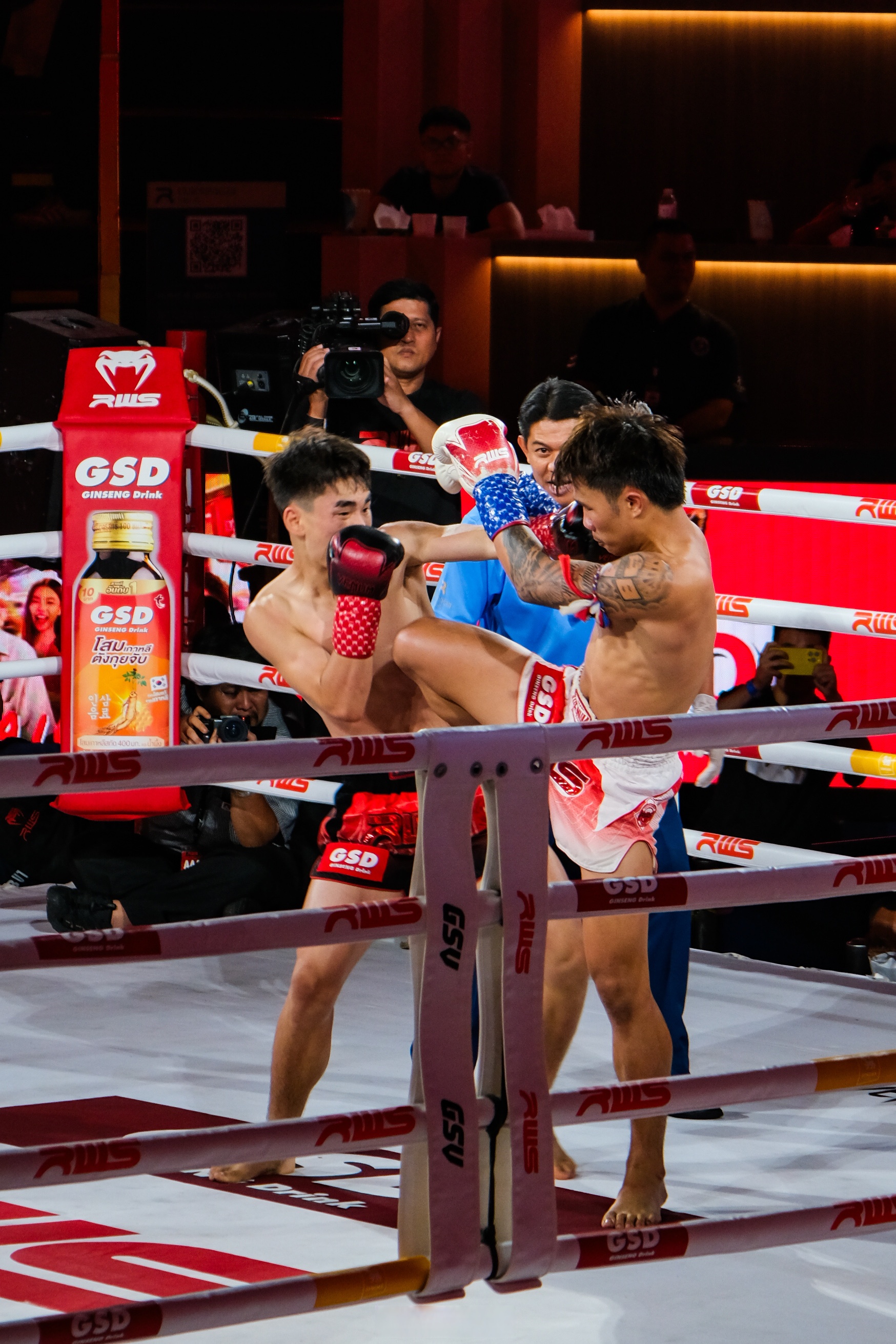 泰国队险胜韩国队，安赛龙惊艳四座