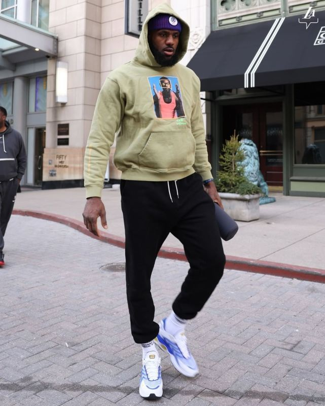 步行者鏖战青岛队，浓眉哥扛起全队