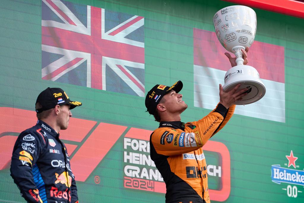 迈凯伦完胜雷诺车队，诺里斯惊艳四座