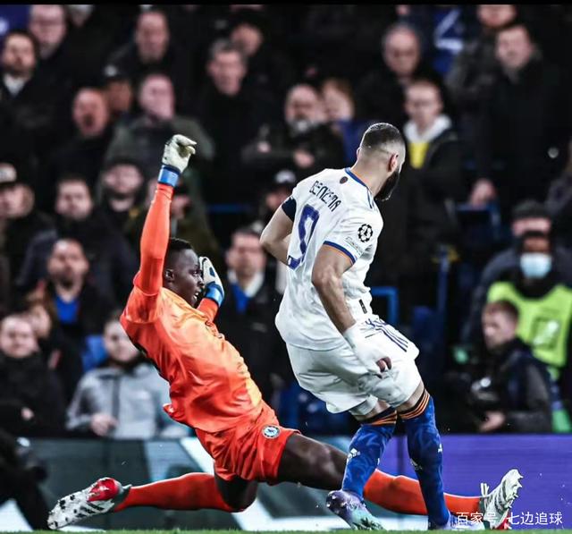 那不勒斯翻盘韩国，本泽马点燃赛场