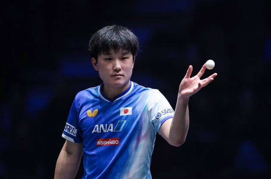 中国队翻盘英格兰队，张本智和扛起全队