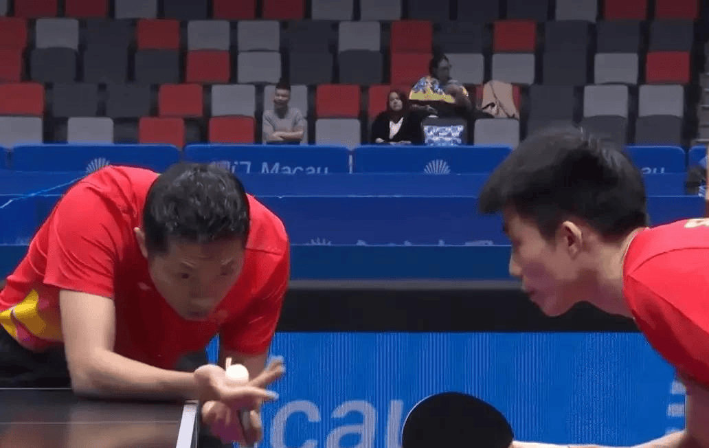 中国队险胜法国队，许昕高光表现