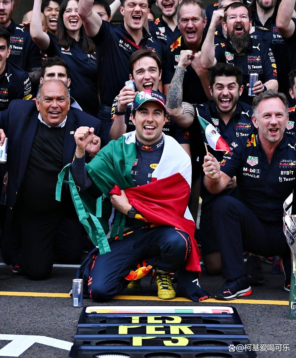 梅赛德斯险胜红牛二队，佩雷兹高光表现