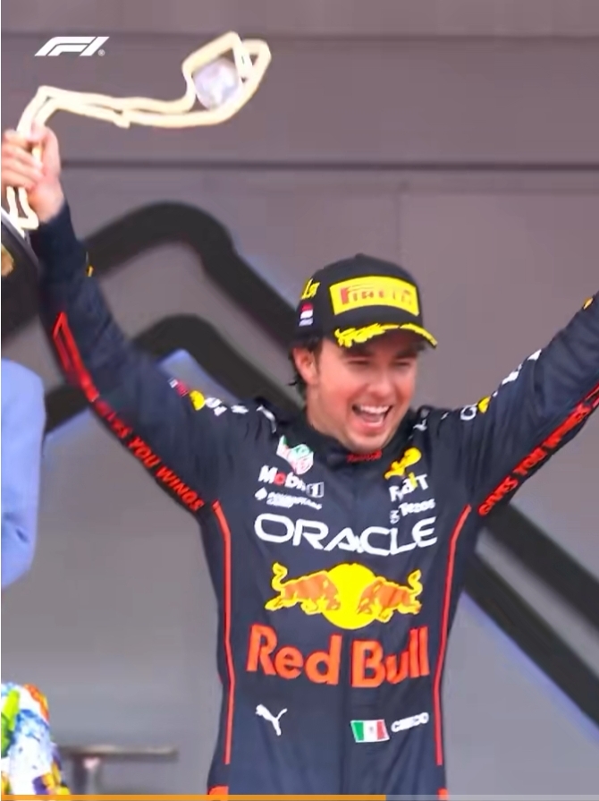 梅赛德斯险胜红牛二队，佩雷兹高光表现