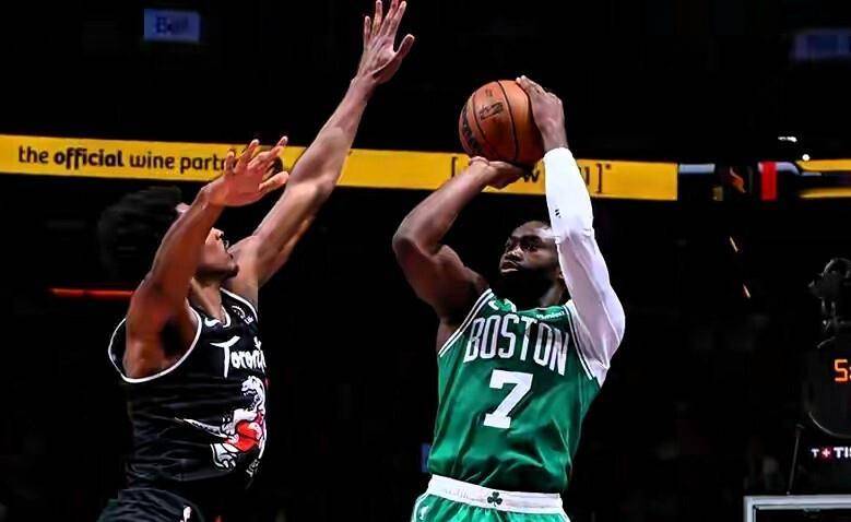 凯尔特人爆冷猛龙，萨博尼斯三分雨点燃全场