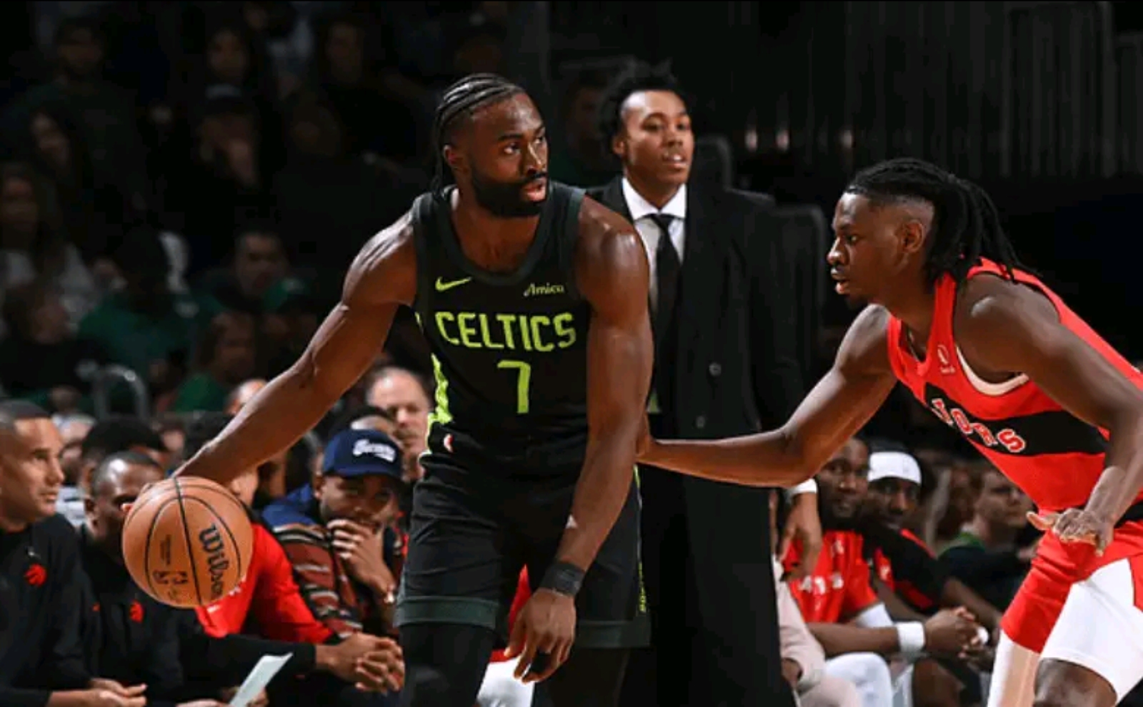 凯尔特人爆冷猛龙，萨博尼斯三分雨点燃全场