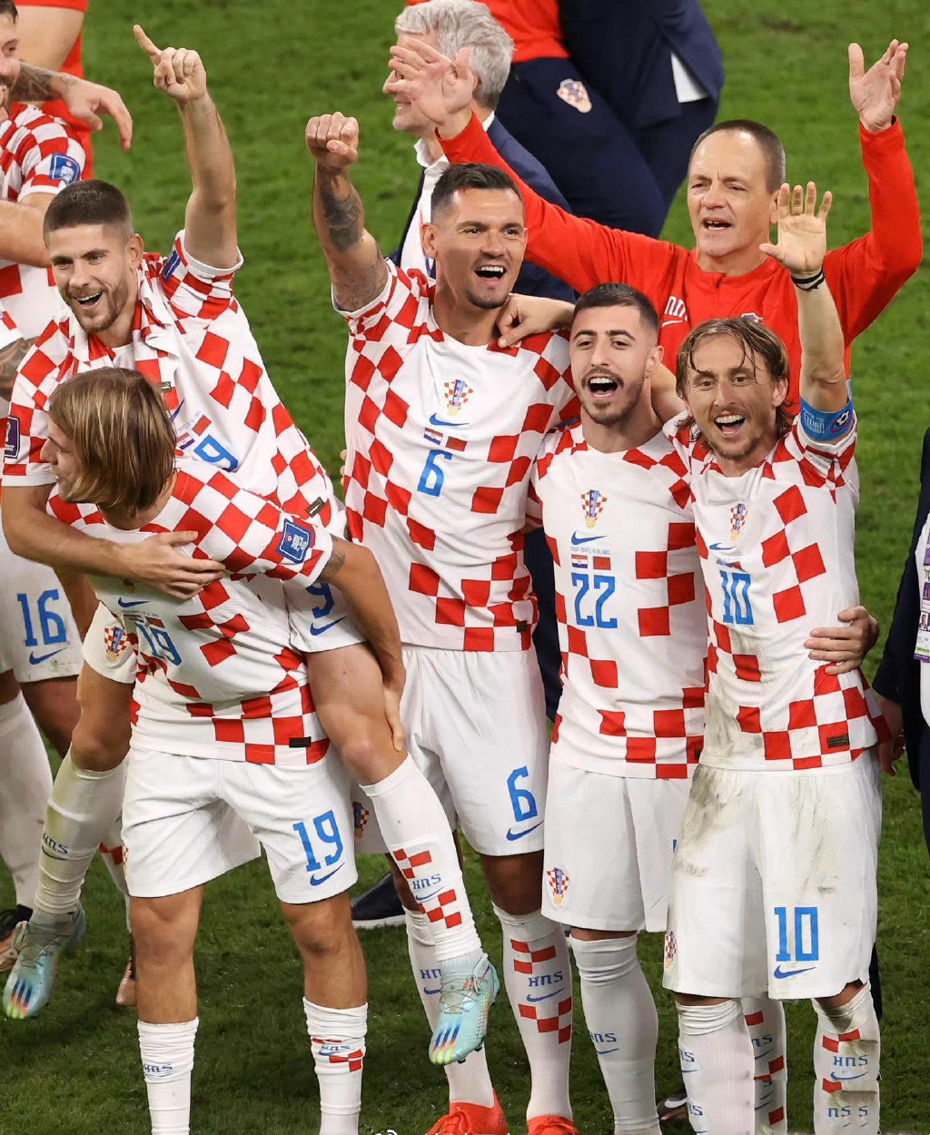 摩洛哥足球队在国际比赛中获得胜利