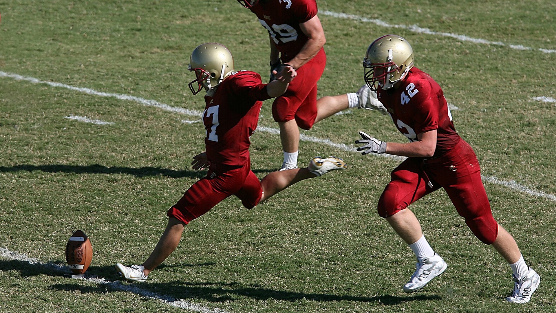 赛道与球场，F1年度争冠焦点战与76人连续得分压制火箭的双重奏
